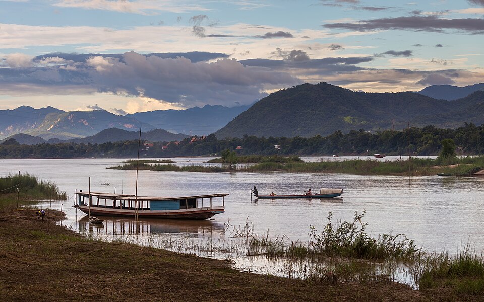 Luang Prabang — local market for mobile commerce apps