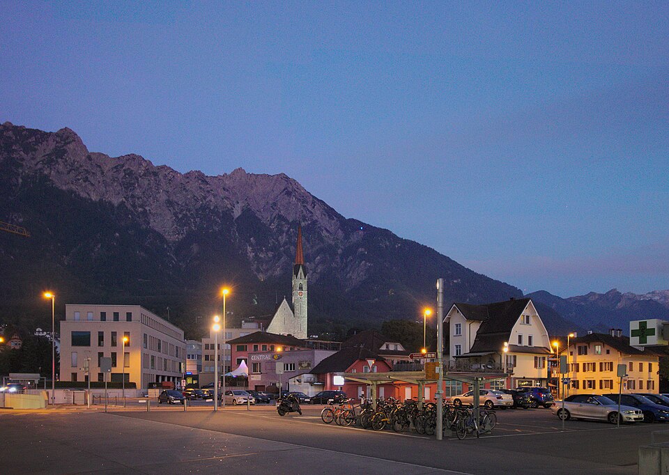 Schaan — international and multi-region stores for local businesses