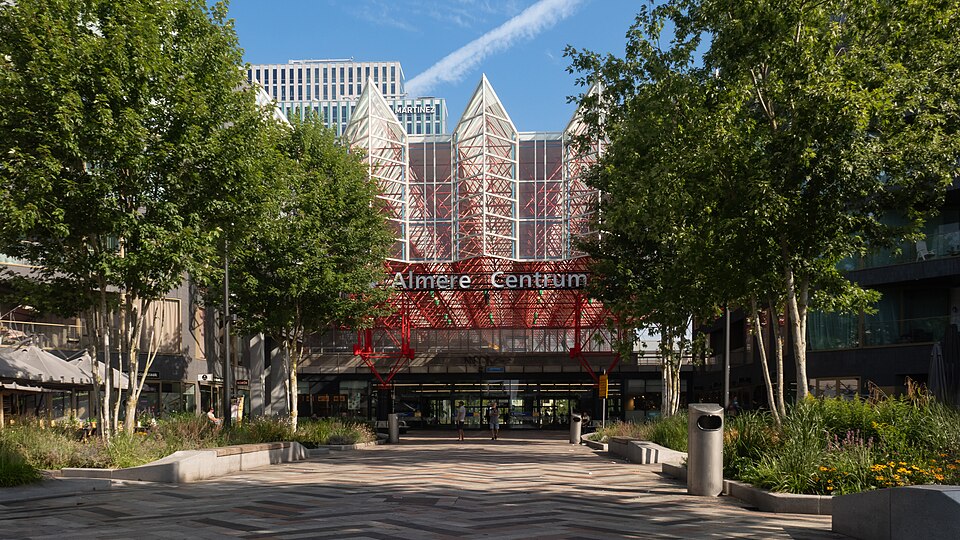 Almere — local market for mobile commerce apps