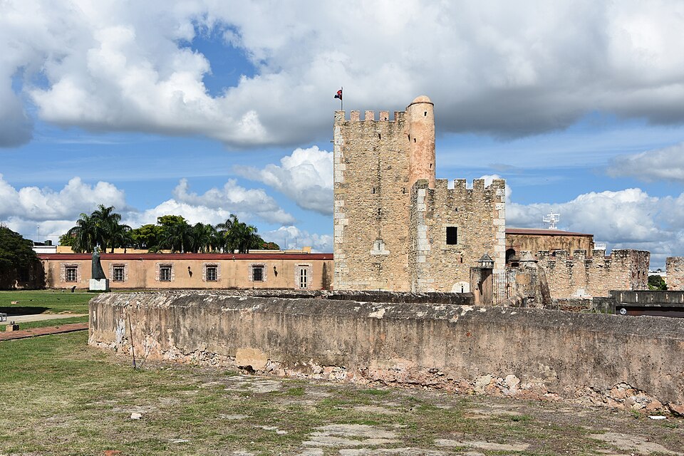 Santo Domingo — local market for subscription and membership platforms