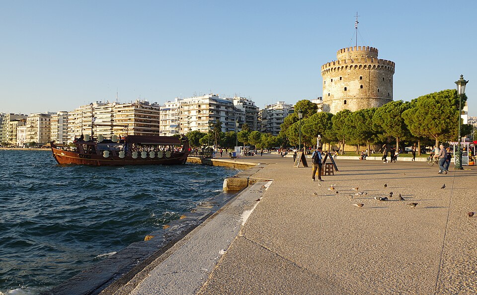 Thessaloniki — local market for online stores