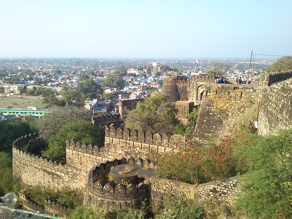 Jhansi — local market for custom e-commerce platforms