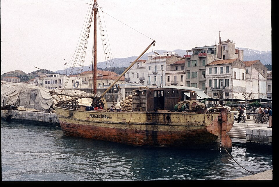 Patras — manufacturer and distributor portals for local businesses