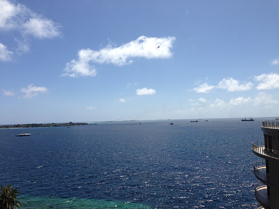 Malé — local market for manufacturer and distributor portals