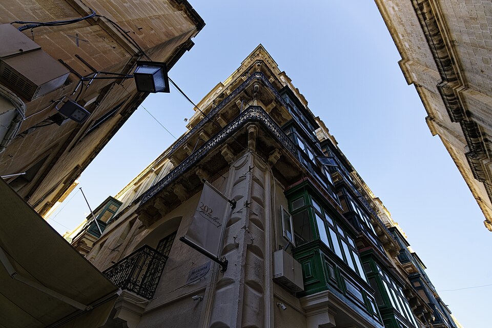 Valletta — manufacturer and distributor portals for local businesses