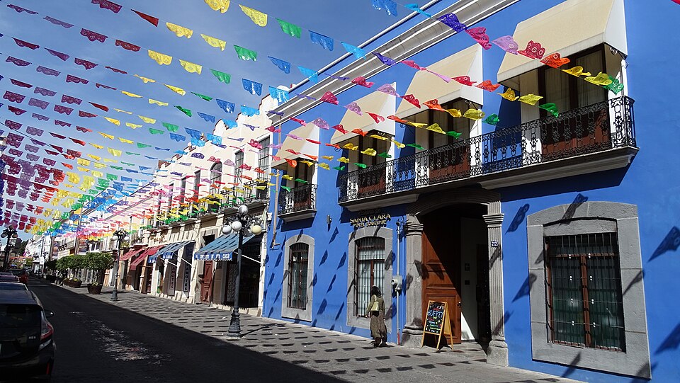 Puebla — local market for international and multi-region stores