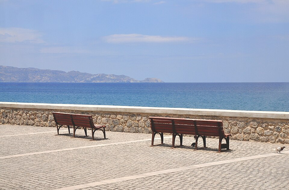 Heraklion — local market for service booking platforms