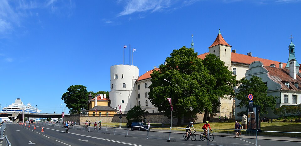 Riga — local market for mobile commerce apps