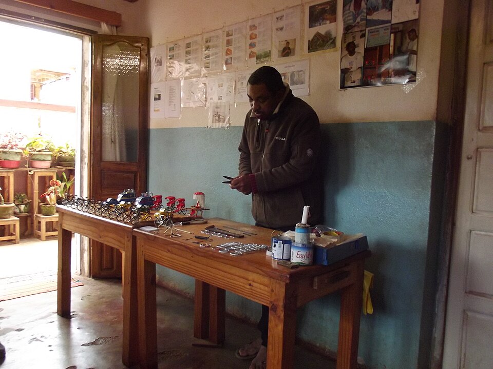 Antsirabe — manufacturer and distributor portals for local businesses