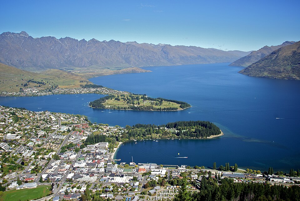 Queenstown — mobile commerce apps for local businesses