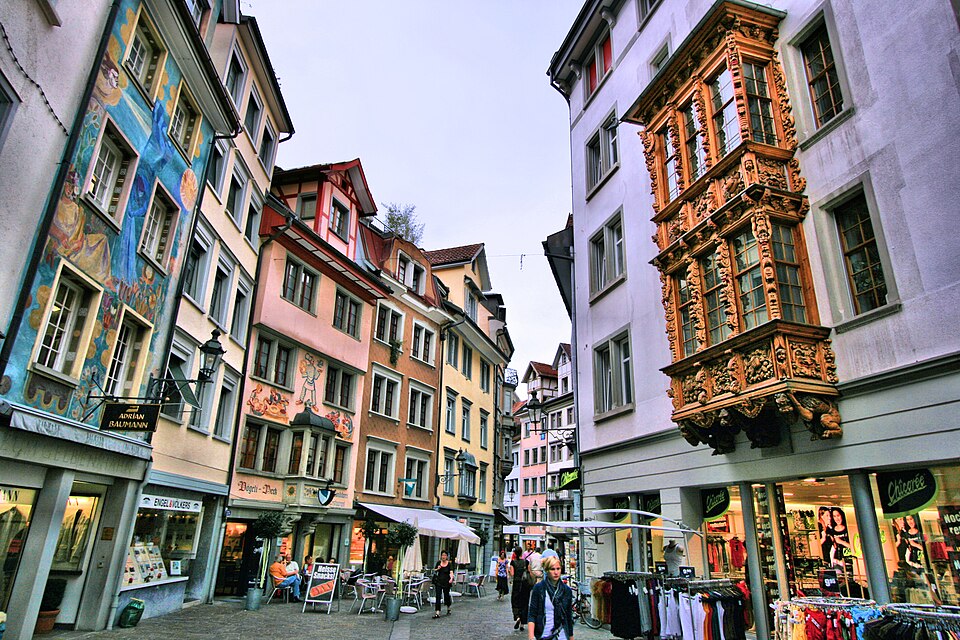Switzerland — international and multi-region stores for local businesses