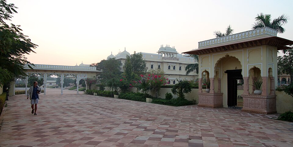 Bharatpur — service booking platforms for local businesses