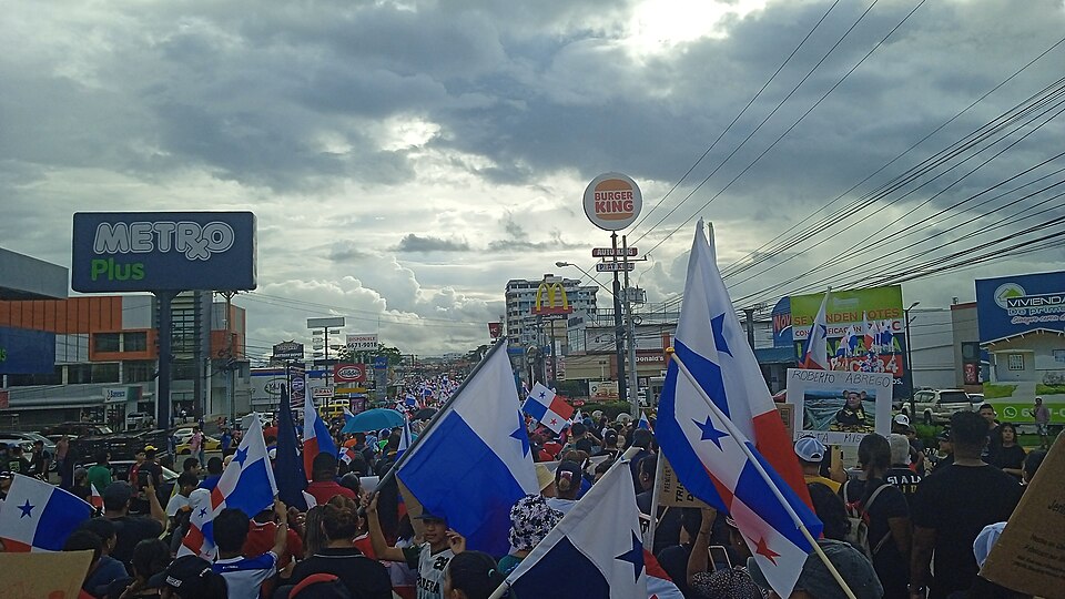 La Chorrera — local market for international and multi-region stores