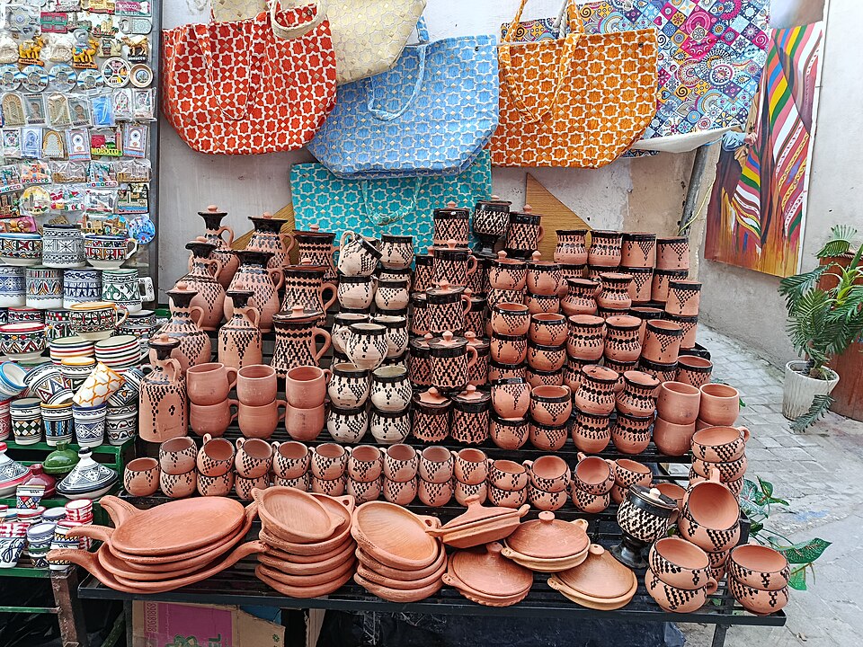 Fes — local market for manufacturer and distributor portals