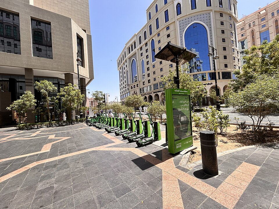 Madinah — local market for manufacturer and distributor portals
