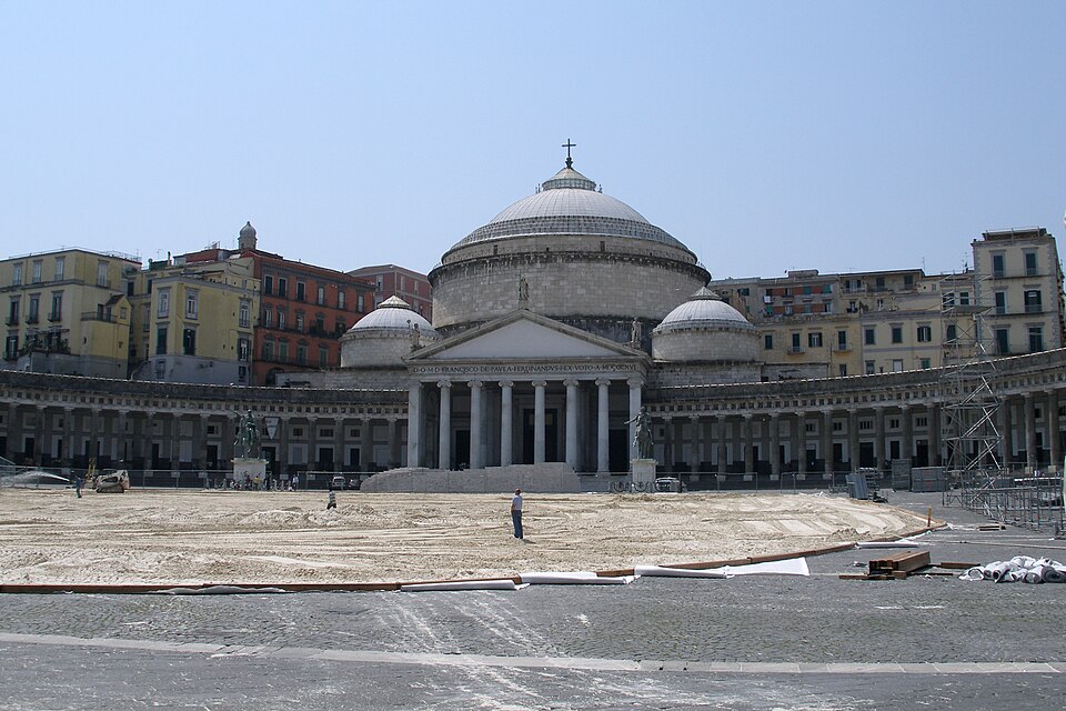 Naples — local market for mobile commerce apps