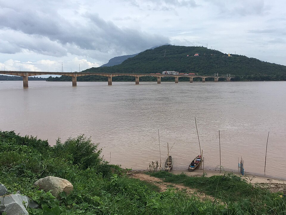 Pakse — B2B and wholesale portals for local businesses