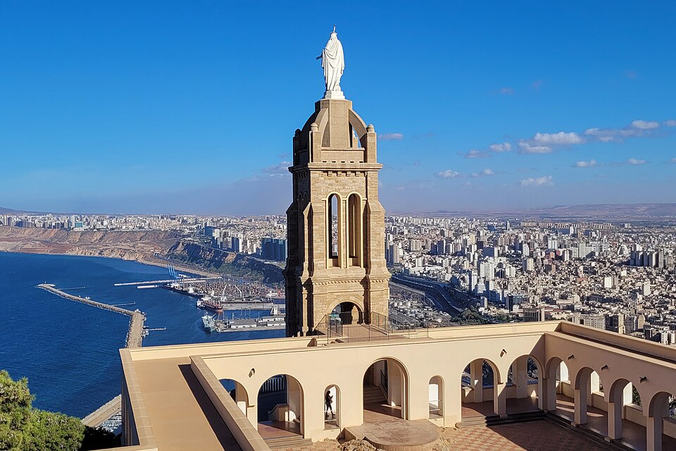 Oran — local market for manufacturer and distributor portals